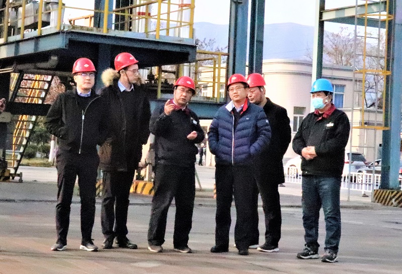 長安銀行陜西省支行負(fù)責(zé)人調(diào)研陜西黑貓生產(chǎn)經(jīng)營情況