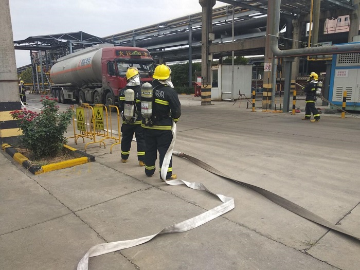 消防救援演練 防患于未“燃” 消防救援演練 防患于未“燃”