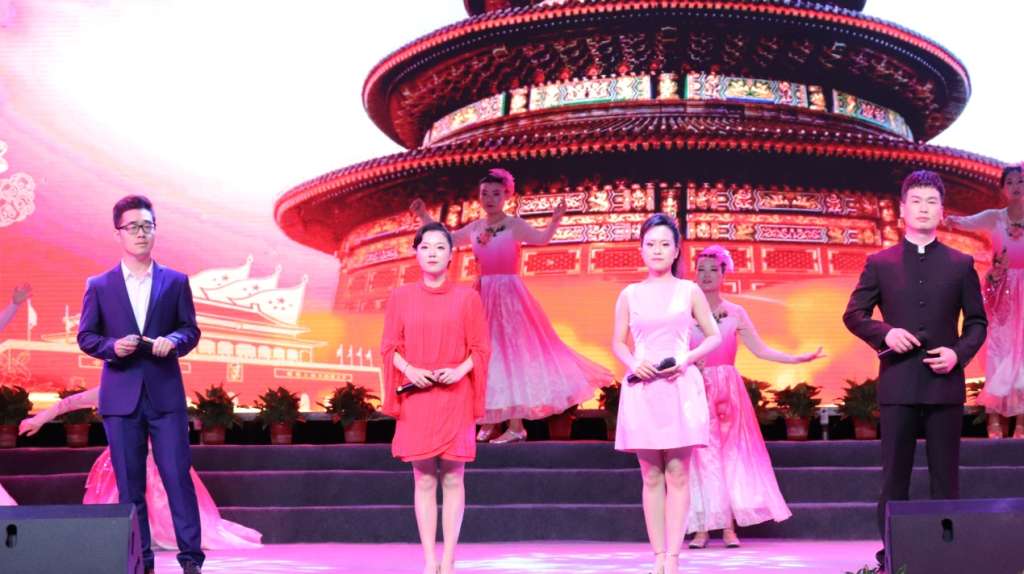 禮贊新時(shí)代 同唱安全歌 禮贊新時(shí)代 同唱安全歌